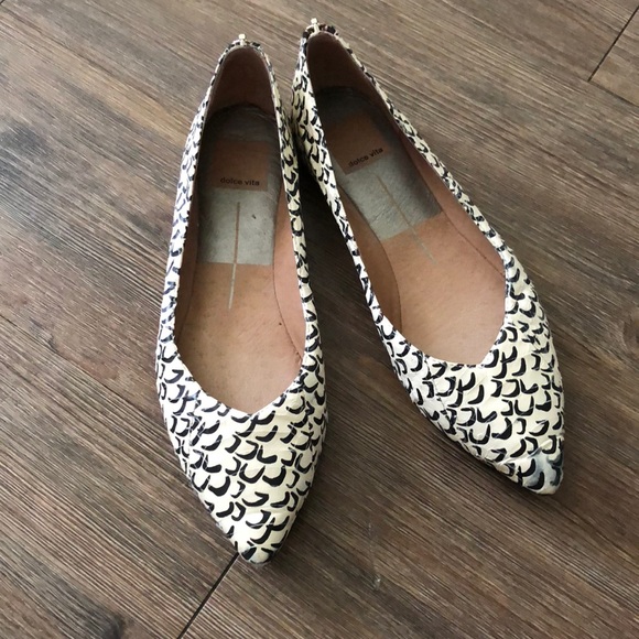 Black & White Dolce Vita Flats - Picture 1 of 4